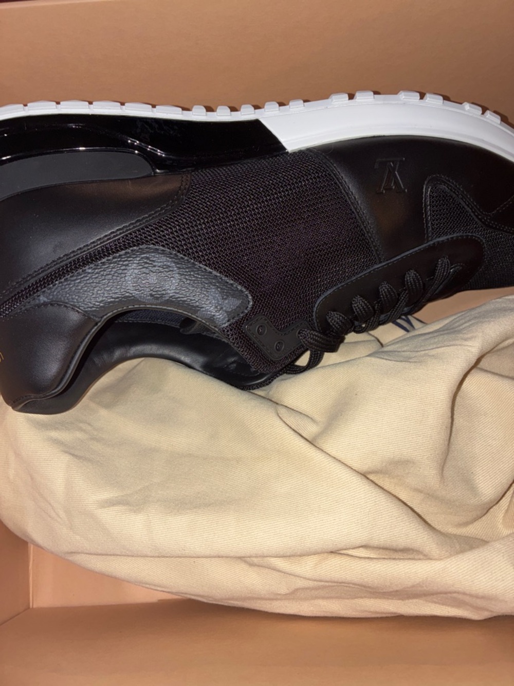 Louis Vuitton Black and White Men's Sneaker size 9 1/2 - Picture 5 of 6
